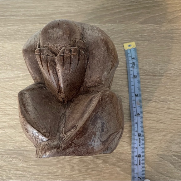 Wood Statue of a Man Crying - Picture 6 of 7